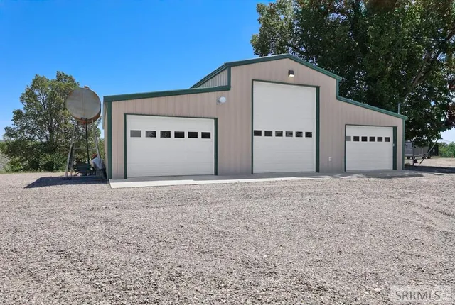 $1,100,000 | 651 South 1300 West, Pingree, ID 83262