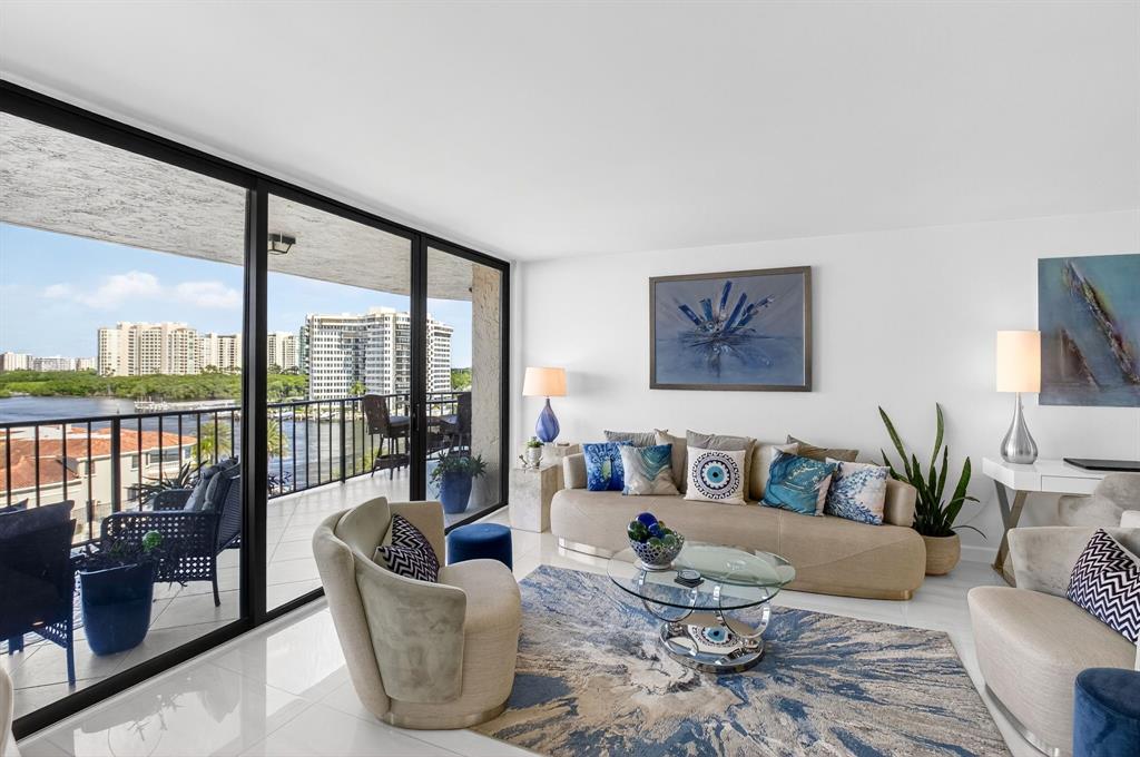 899 Jeffery Street, Unit 710 Boca Raton, FL 33487 - Photo 12 of 44 a living room with furniture and a large window