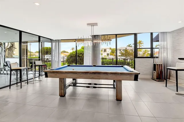 a view of building with a yard