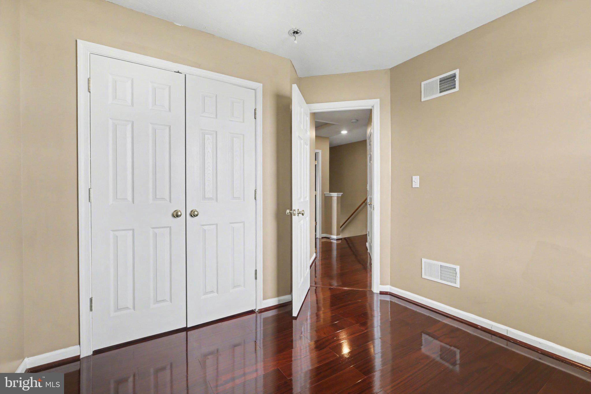 335 Cape Climb York, PA 17408 - Photo 20 of 34 Inviting space with warm tones.