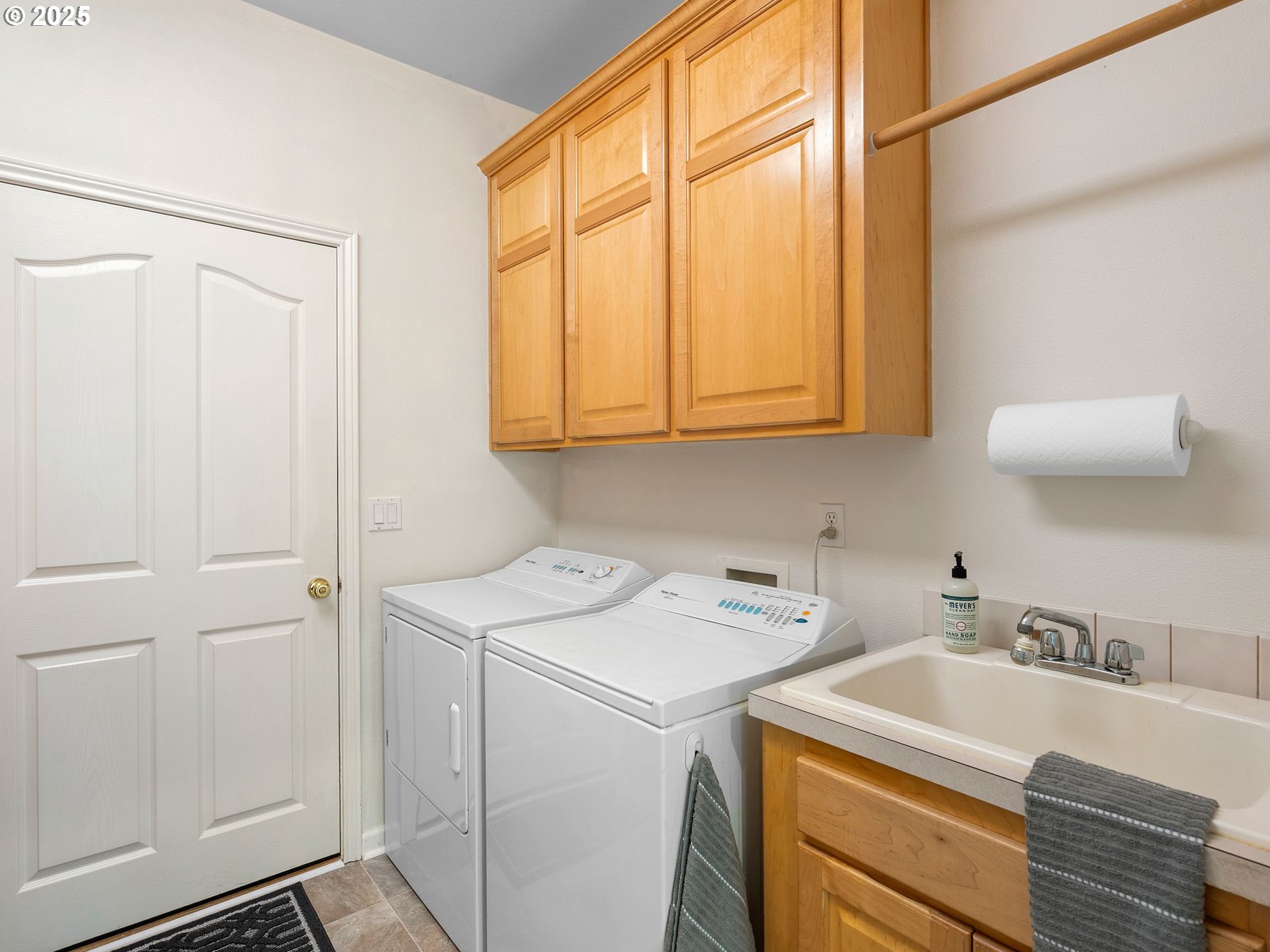 3956 Southeast 30th Street Gresham, OR 97080 - Photo 34 of 48 a utility room with a sink dryer and washer