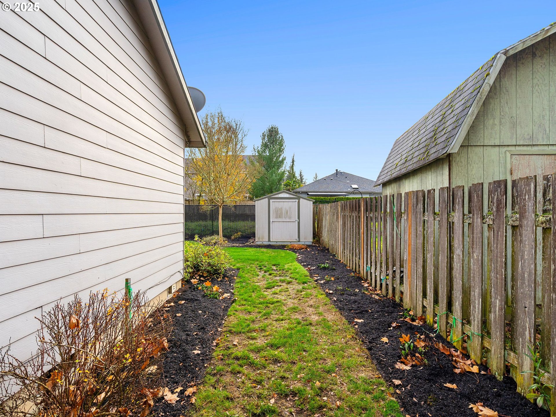 3956 Southeast 30th Street Gresham, OR 97080 - Photo 43 of 48 a view of a backyard with pathway