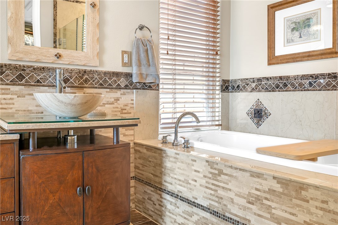 32 Cerchio Basso Henderson, NV 89011 - Photo 17 of 66