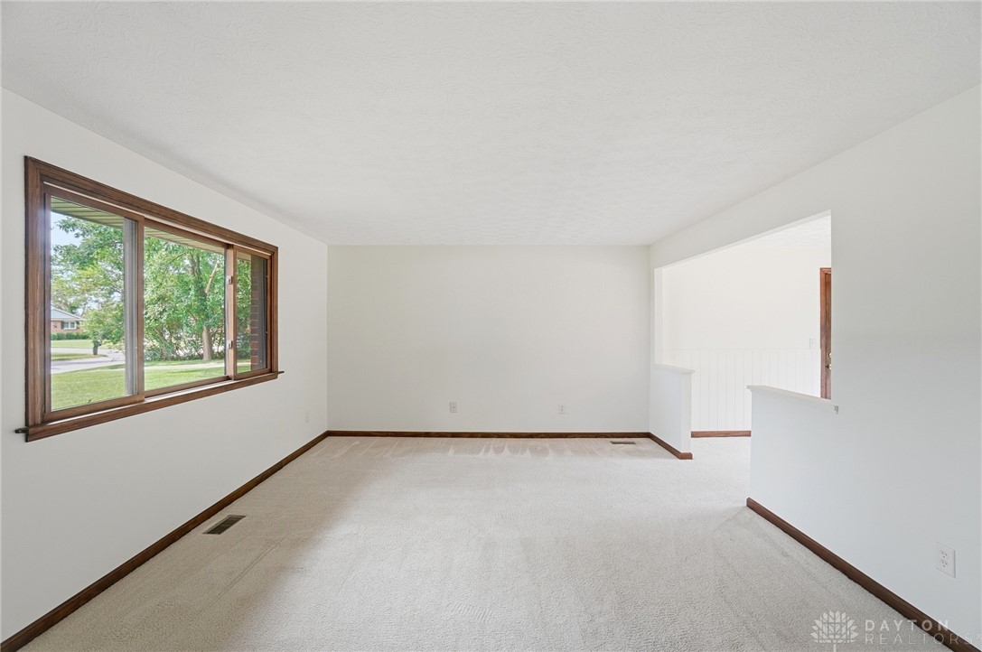 7655 Windham Road Tipp City, OH 45371 - Photo 6 of 61