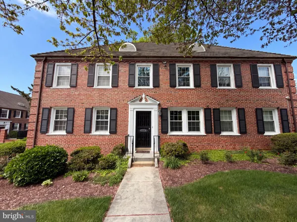 $210,000 | 3820 V Street Southeast, Washington, DC 20020