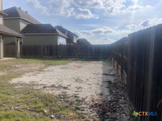 861 Stockdale Road Copperas Cove, TX 76522 - Photo 33 of 35 a backyard of a house