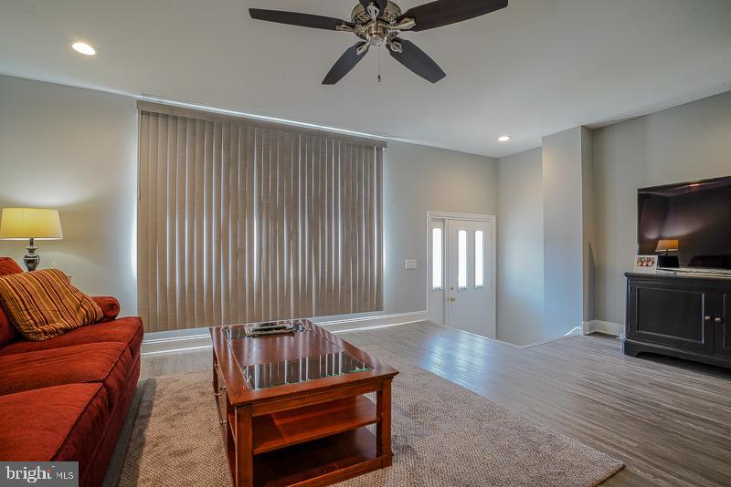 12812 Elnora Road Philadelphia, PA 19154 - Photo 11 of 44
