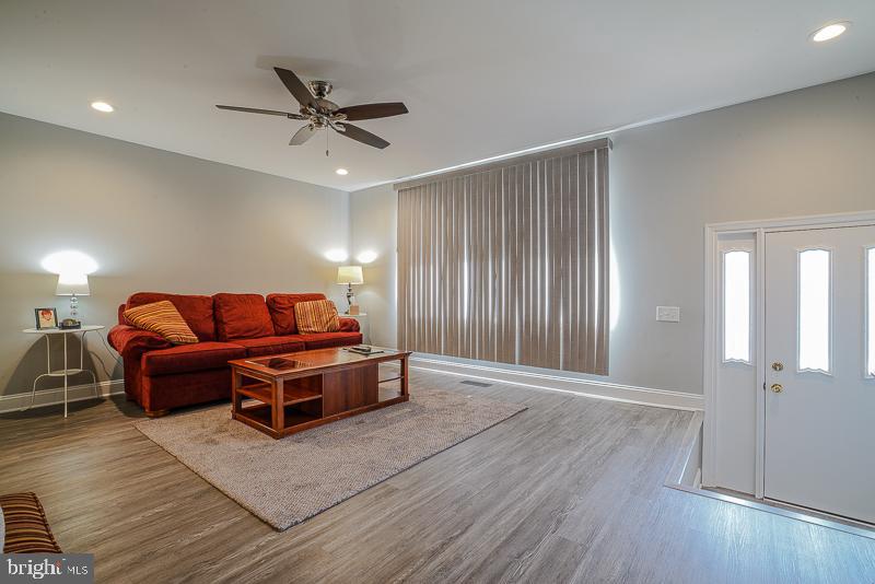 12812 Elnora Road Philadelphia, PA 19154 - Photo 9 of 44