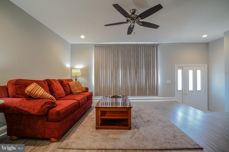 12812 Elnora Road Philadelphia, PA 19154 - Photo 10 of 44