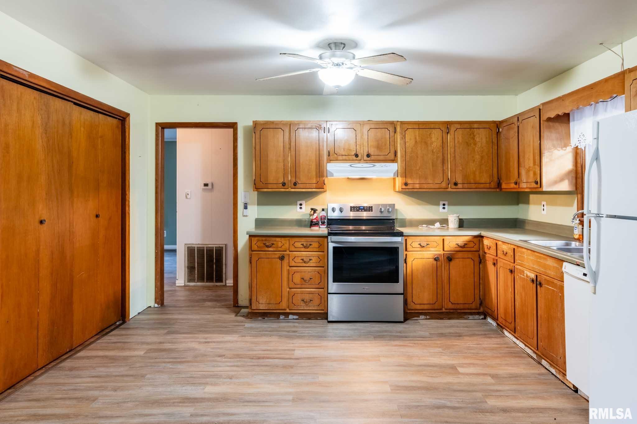 395 North Hankins Road Harrisburg, IL 62946 - Photo 7 of 28