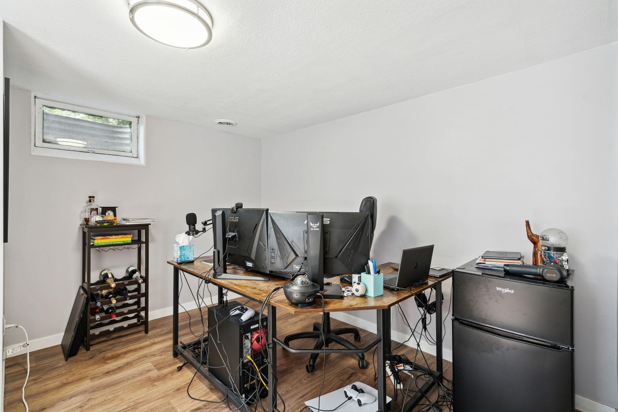 6819 Eliot View Road Minneapolis, MN 55426 - Photo 17 of 19 Gallery Image 17