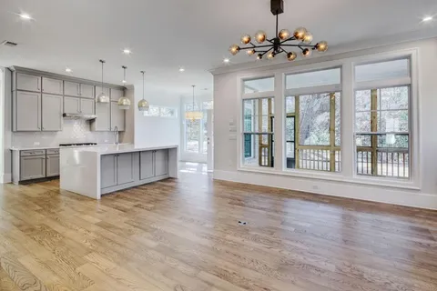 $950,000 | 4640 Vinings Cyn Bend Southeast, Atlanta, GA 30339