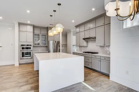 $950,000 | 4640 Vinings Cyn Bend Southeast, Atlanta, GA 30339