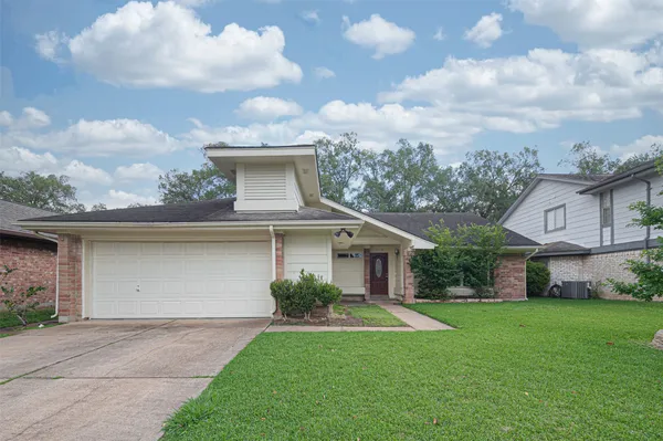 $2,095 | 3219 The Highlands Drive, Sugar Land, TX 77478