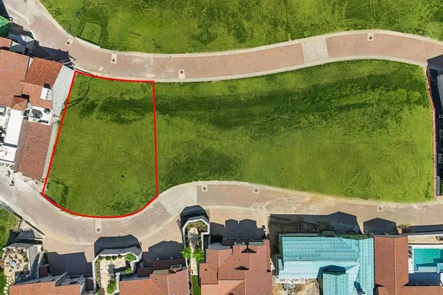 an aerial view of a house having swimming pool