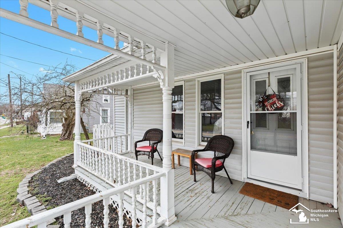 28203 Waltz Road New Boston, MI 48164 - Photo 10 of 40 50170239-dc60d156-daf9-4a68-8424-ddeb364ad720.JPG