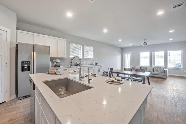 $2,900 | 12107 Wind River Drive, Conroe, TX 77384