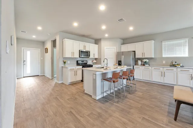 $2,900 | 12107 Wind River Drive, Conroe, TX 77384