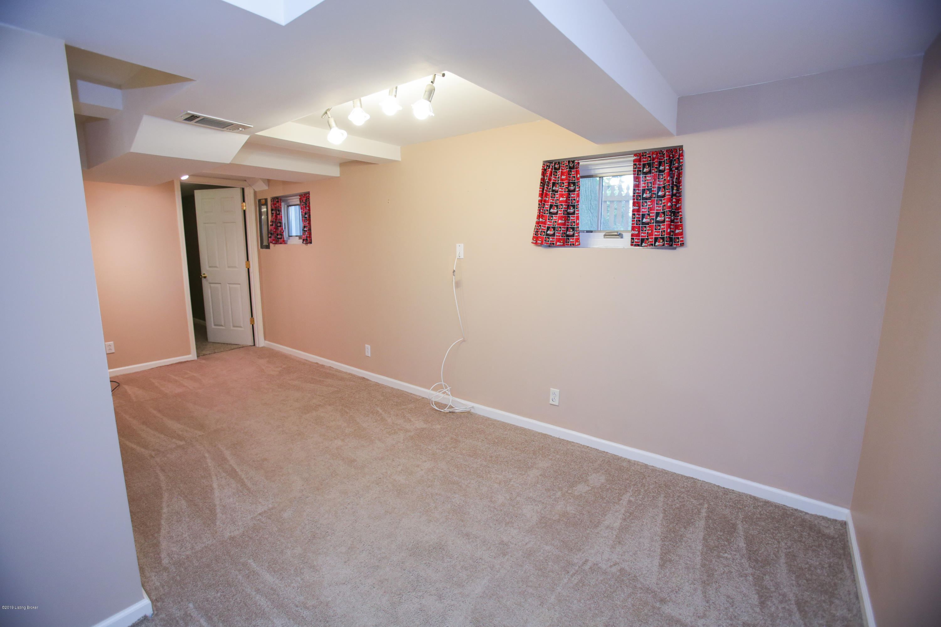 815 Reading Road Louisville, KY 40217 - Photo 14 of 21 Lower level