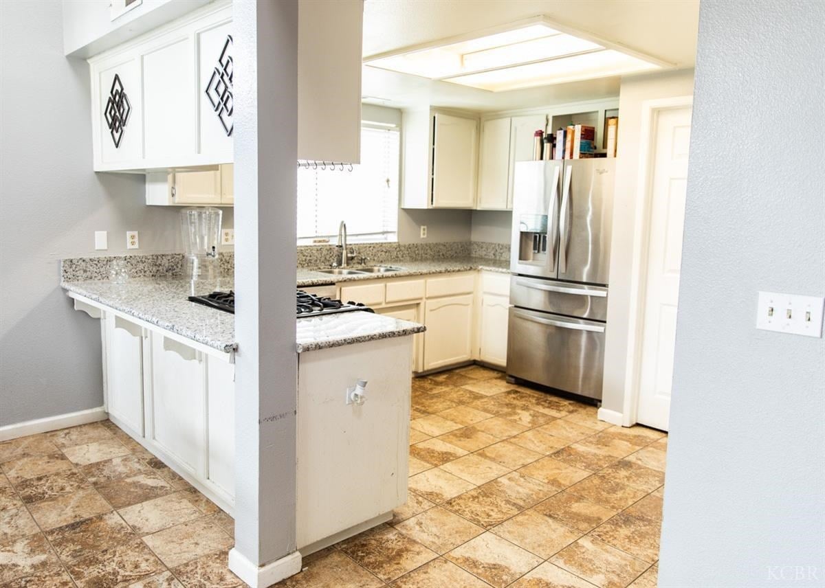 355 East Spring Lane Lemoore, CA 93245 - Photo 9 of 24 Gallery Image 9