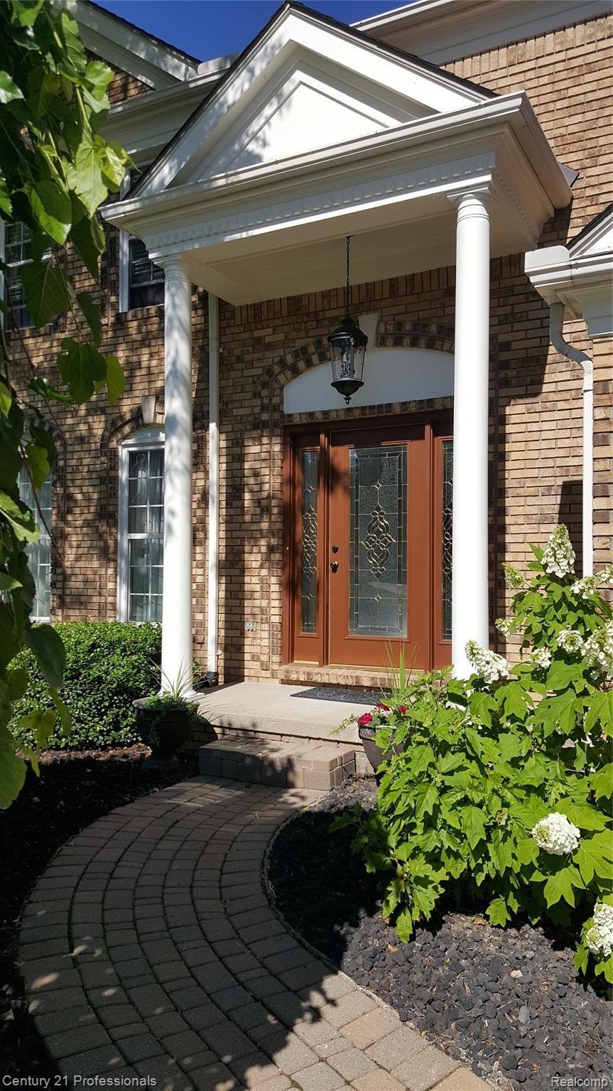 133 Saxon Court Rochester, MI 48307 - Photo 4 of 42 Newer Entry Door