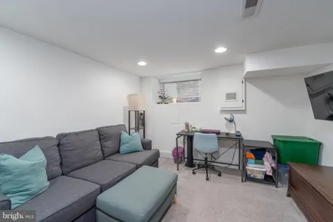 $374,900 | 600 South Eaton Street, Baltimore, MD 21224