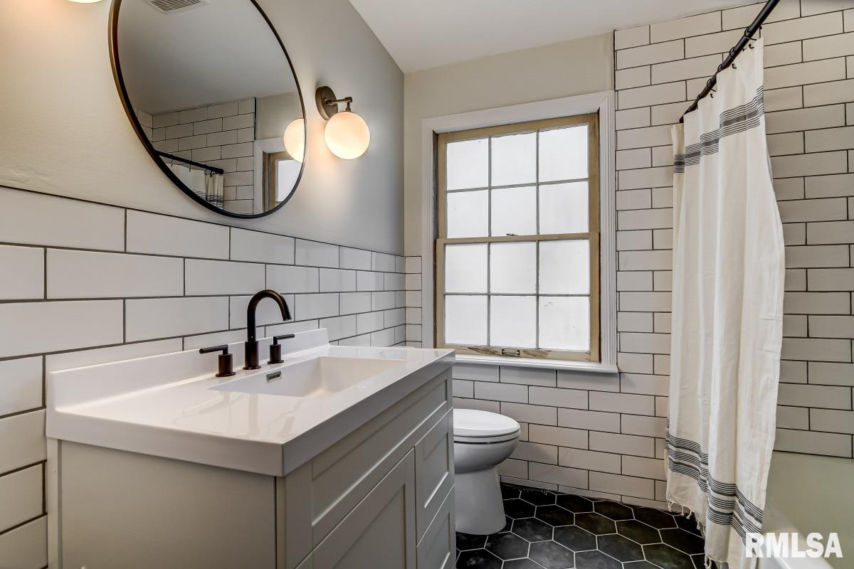 2136 Huntleigh Road Springfield, IL 62704 - Photo 15 of 24