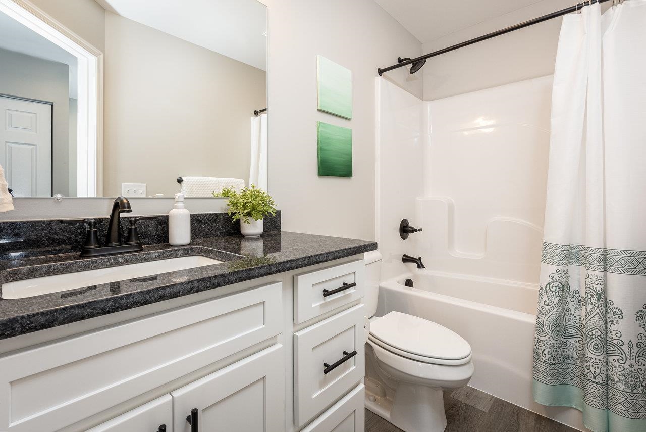 618 Zephyr Drive Harrisonburg, VA 22801 - Photo 20 of 21 Upstairs Bathroom