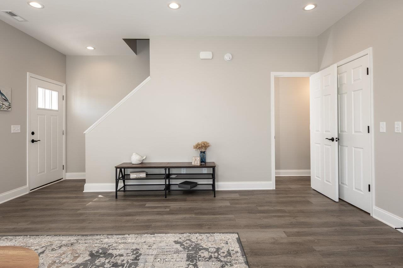 618 Zephyr Drive Harrisonburg, VA 22801 - Photo 5 of 21 Living Room