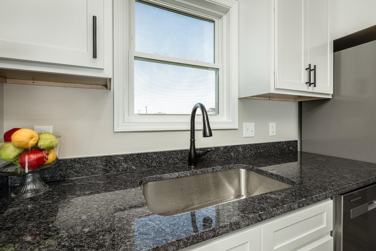 618 Zephyr Drive Harrisonburg, VA 22801 - Photo 9 of 21 Kitchen