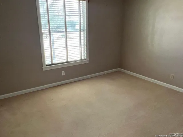 $214,900 | 702 Esplanade, Karnes City, TX 78118