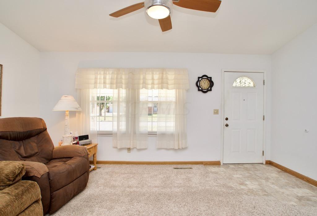 235 Topsfield Road Columbus, OH 43228 - Photo 4 of 20 Gallery Image 4