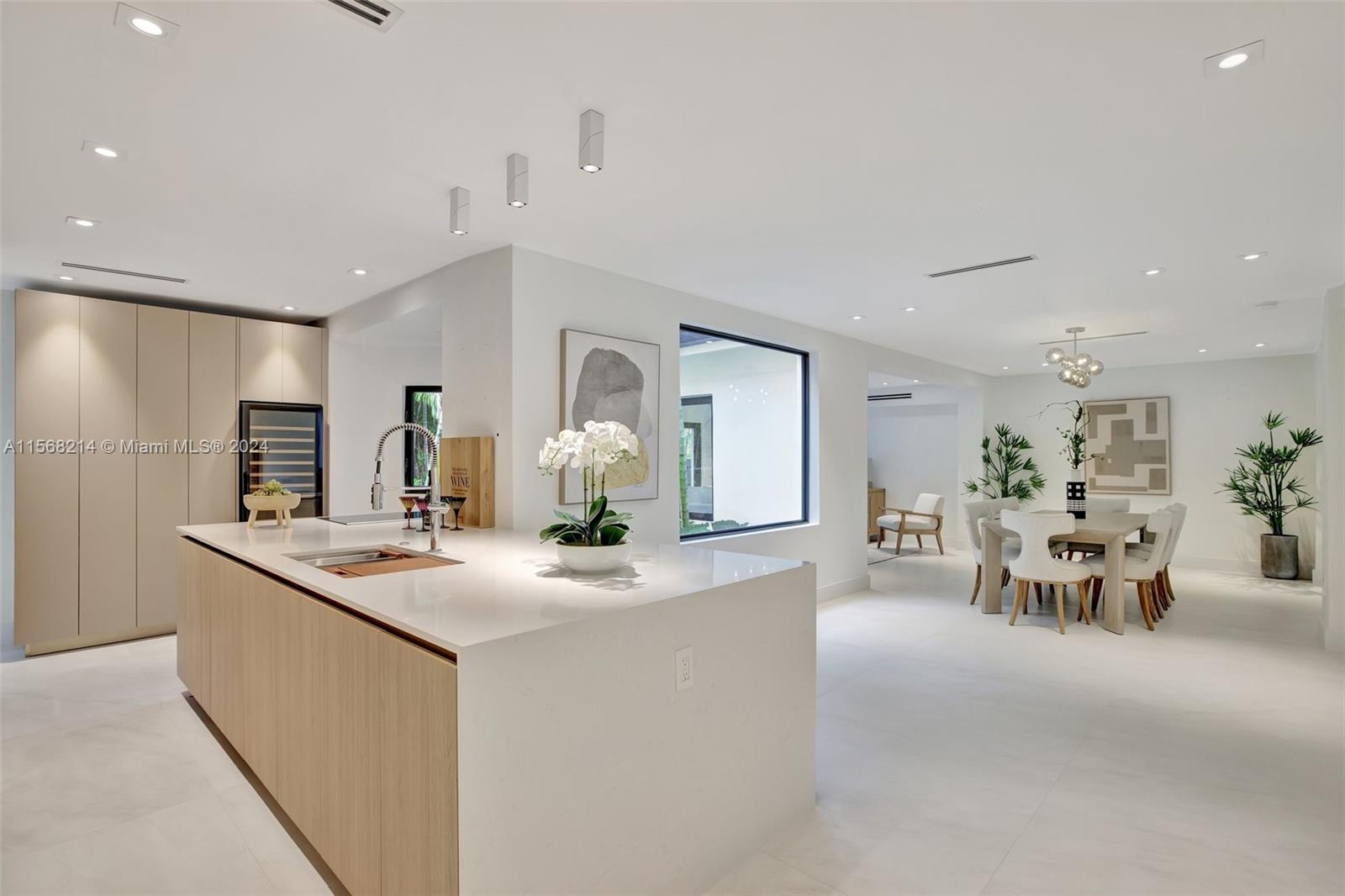 4321 Alton Road Miami Beach, FL 33140 - Photo 17 of 56