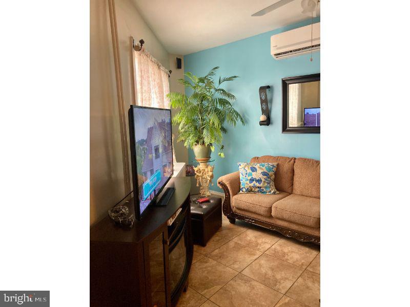 610 Rising Sun Avenue Philadelphia, PA 19140 - Photo 4 of 28