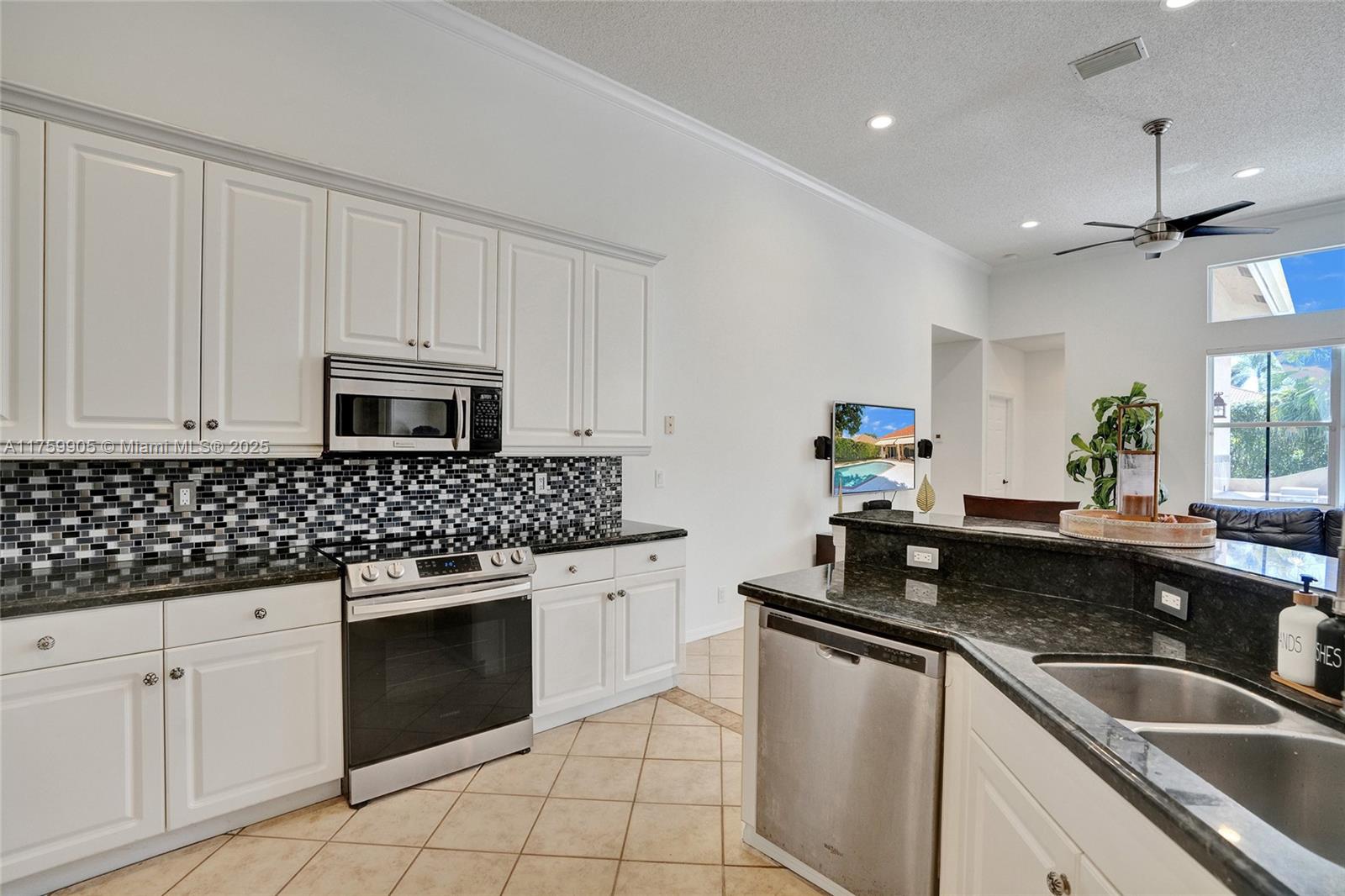 1436 Blue Jay Circle Weston, FL 33327 - Photo 18 of 38