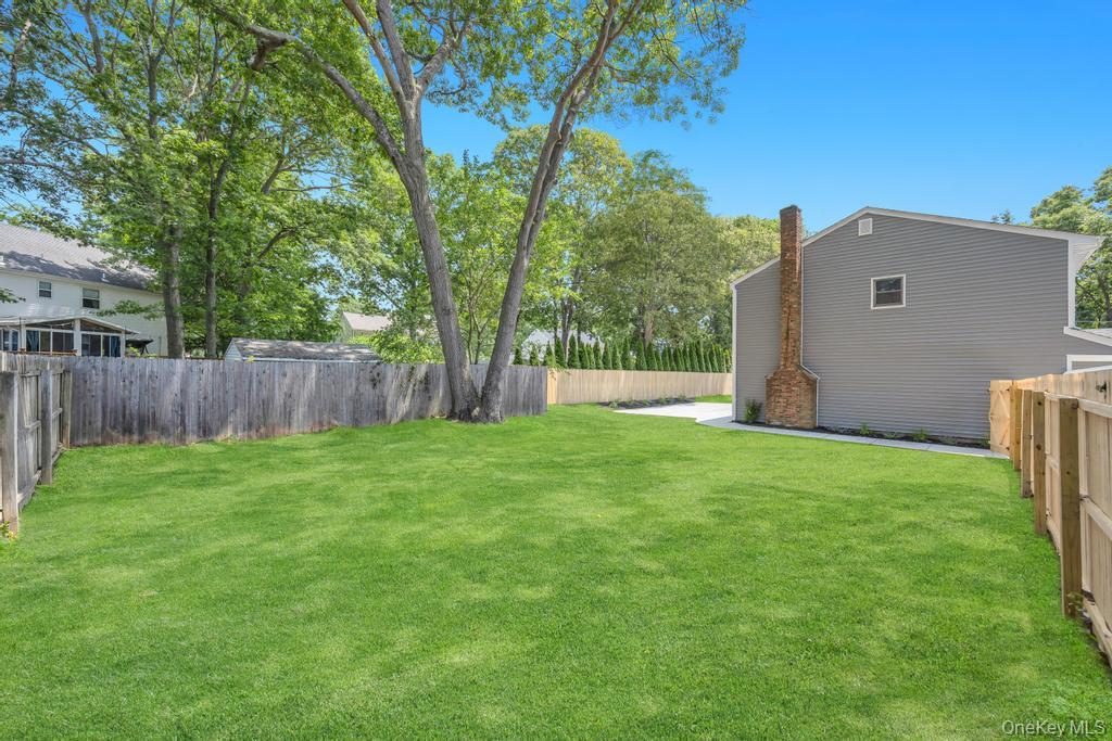 369 Dare Road Selden, NY 11784 - Photo 5 of 35