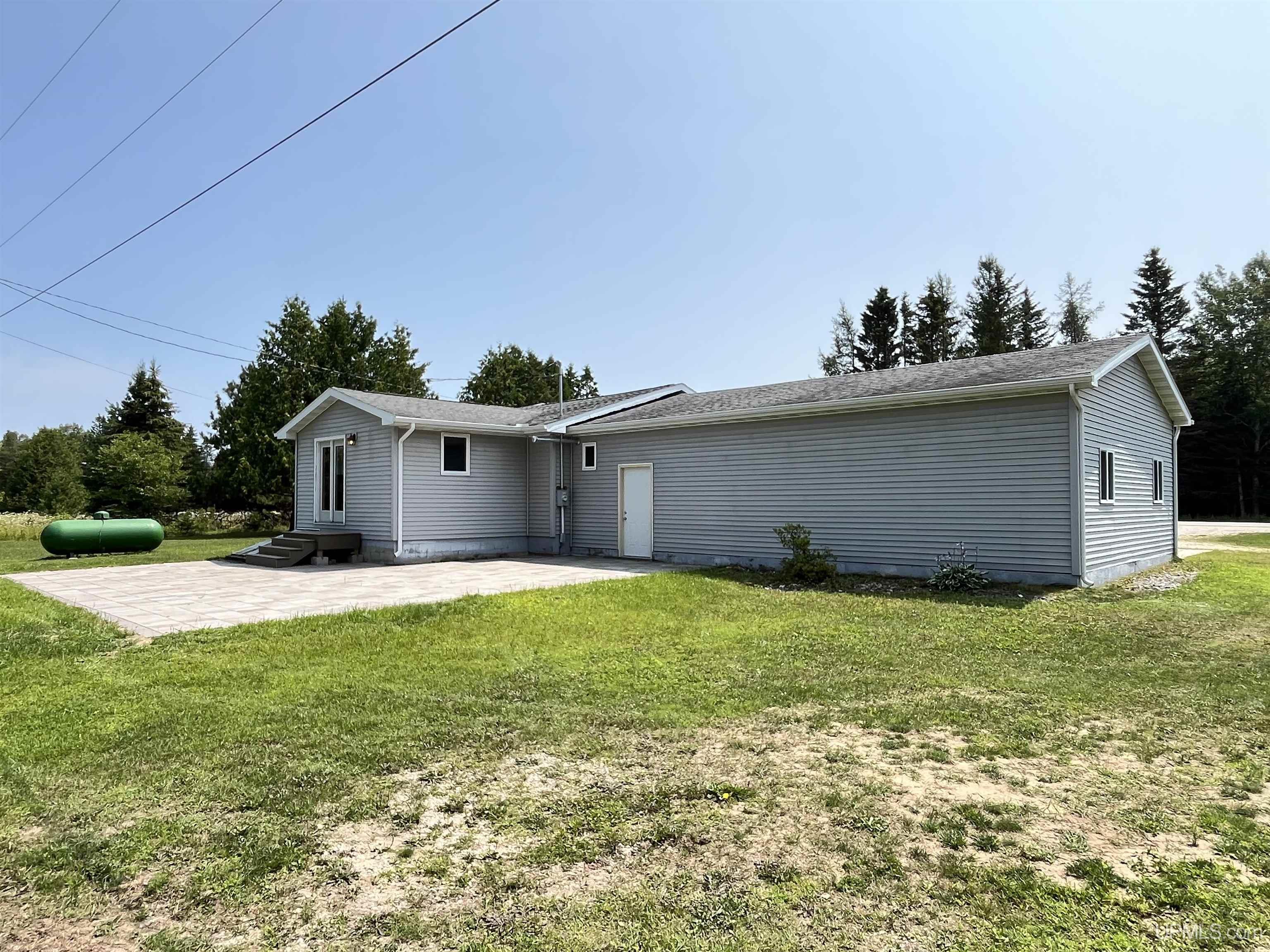 5826 W River Road Manistique, MI 49854 - Photo 10 of 41
