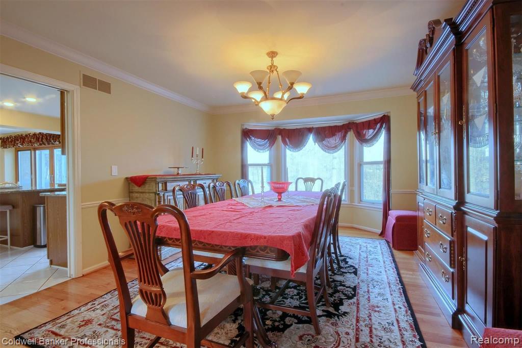 23285 Meridian Road Grosse Ile, MI 48138 - Photo 10 of 53