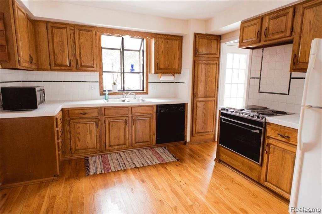 5117 Owen Road Linden, MI 48451 - Photo 6 of 20 GetMedia5.jpg