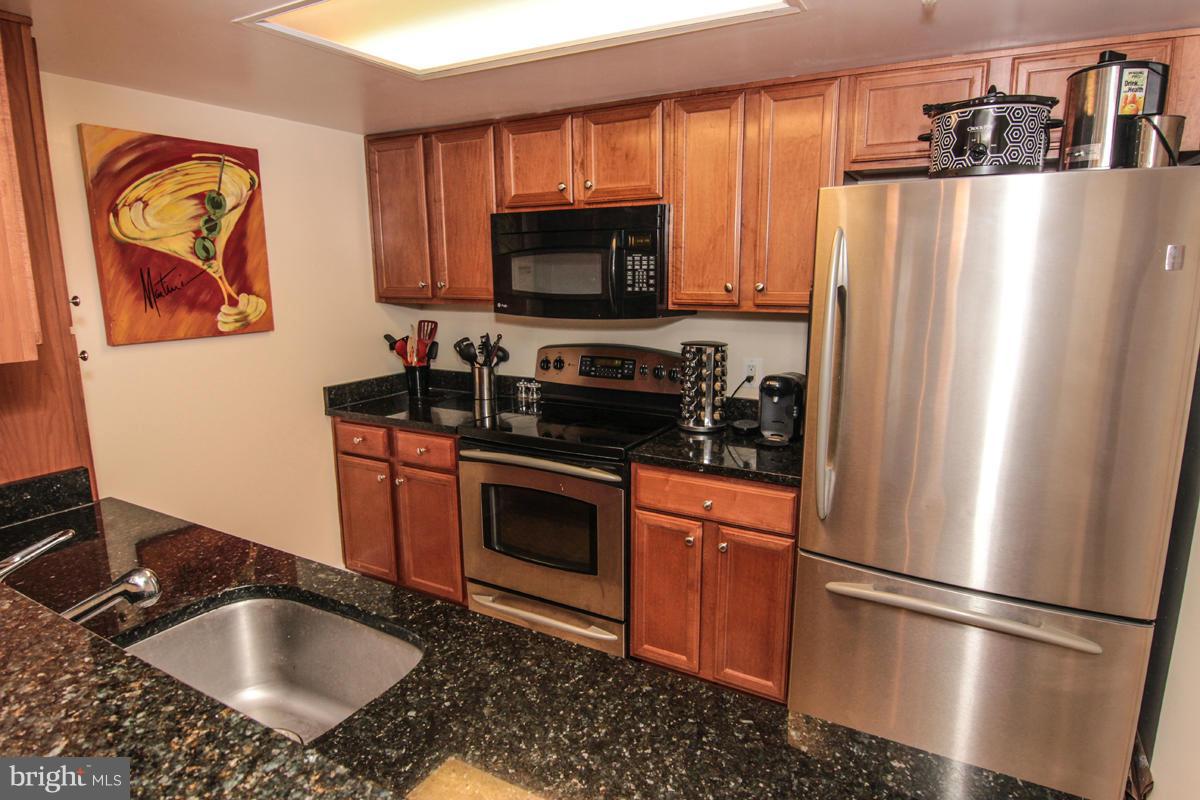 11800 Sunset Hills Road, Unit 813 Reston, VA 20190 - Photo 6 of 28 Kitchen