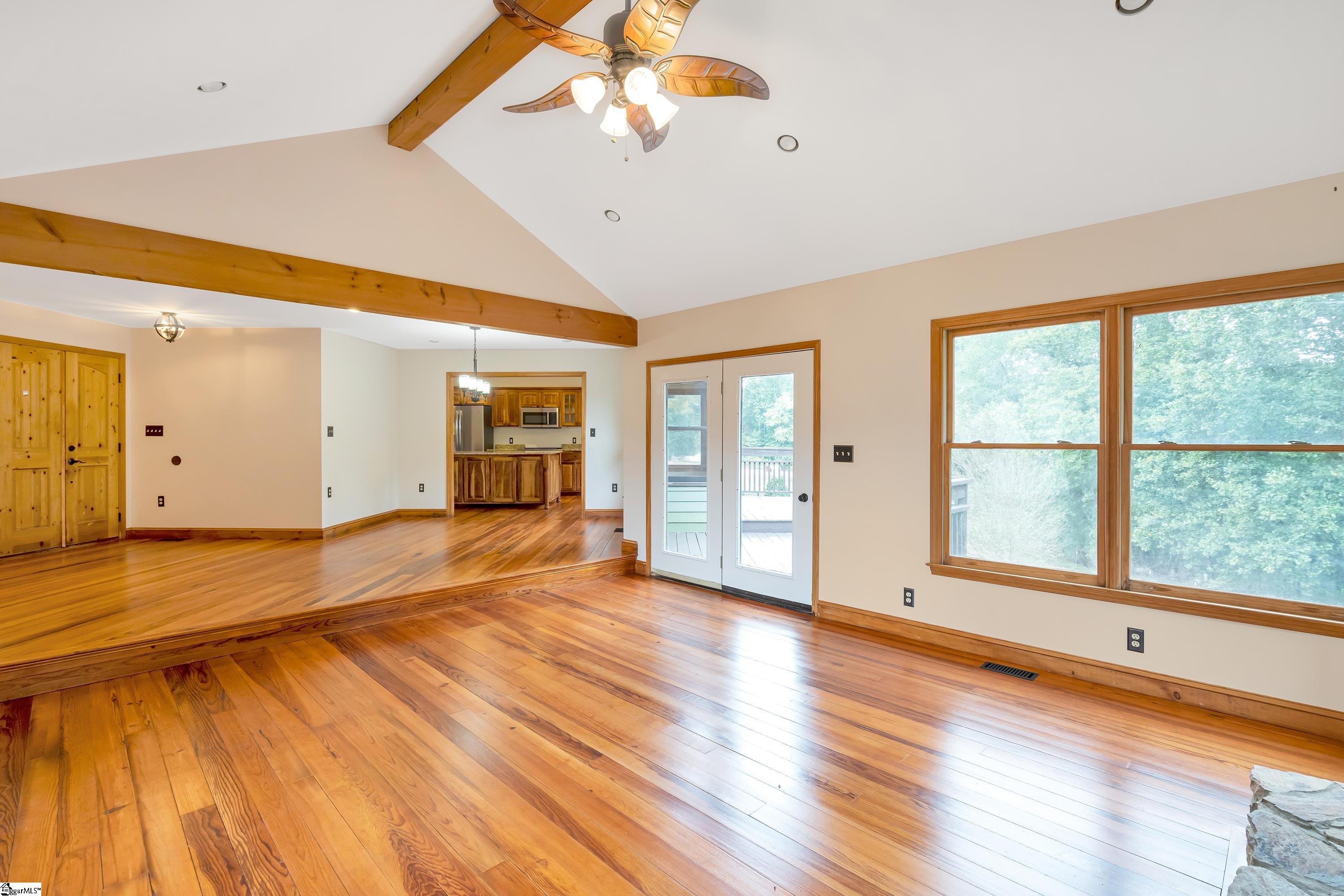 940 Christopher Road Campobello, SC 29322 - Photo 8 of 35