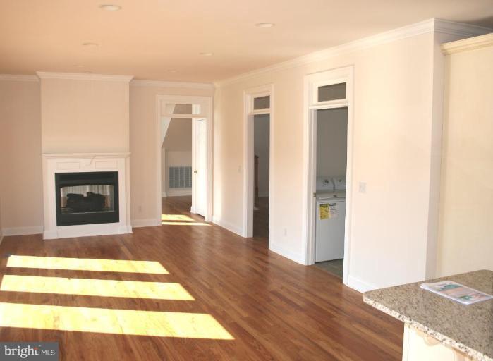 21363 Island Club Road Tilghman, MD 21671 - Photo 9 of 17 Family room/ Country kitchen