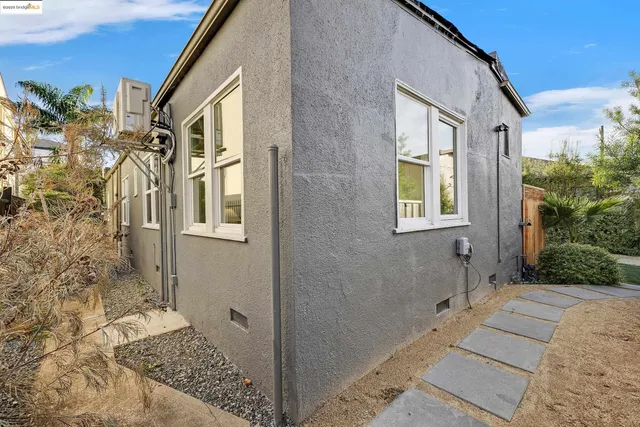 $949,000 | 1515 Derby Street, Berkeley, CA 94703