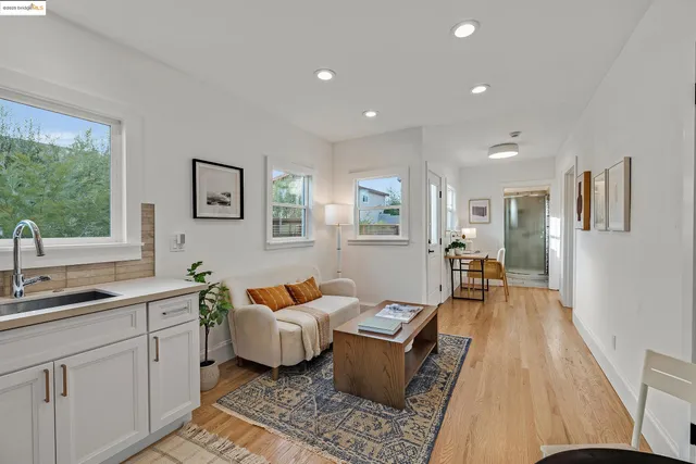 $949,000 | 1515 Derby Street, Berkeley, CA 94703