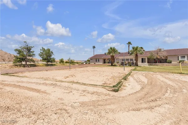 $800,000 | 825 West Ryan Avenue, Overton, NV 89040