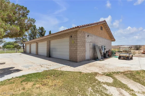 $800,000 | 825 West Ryan Avenue, Overton, NV 89040