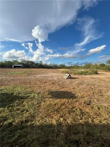 a view of terrace with sky view