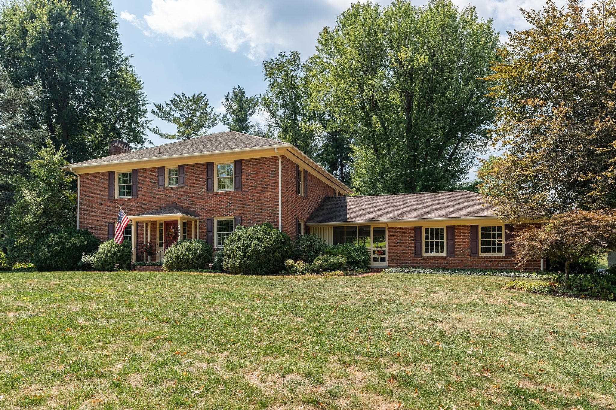 1209 Meadowbrook Road Waynesboro, VA 22980 - Photo 5 of 71 Gallery Image 5