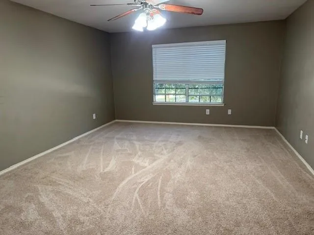 a view of empty room with window