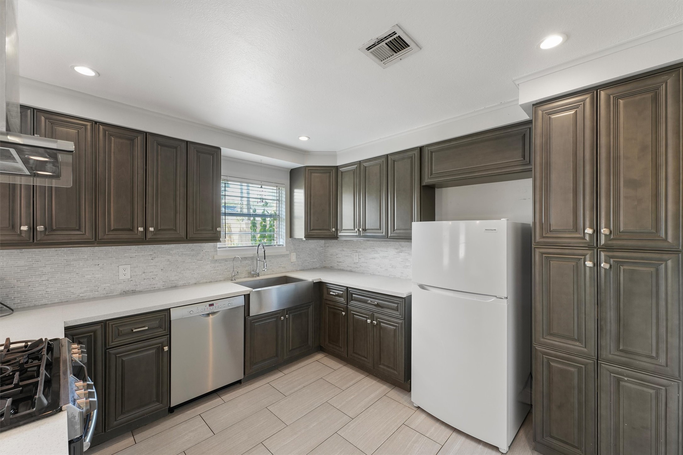 5907 Peg Street Houston, TX 77092 - Photo 7 of 16